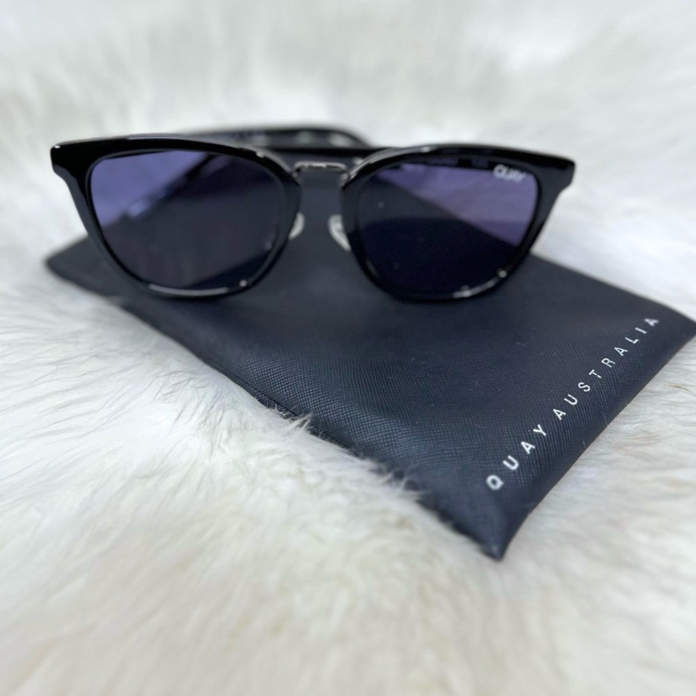 Quay Australia Run Around Sunglasses NWOT